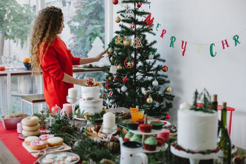 Get Ready to Spread Joy and Cheer: A Guide to Crafting Gorgeous Christmas Displays