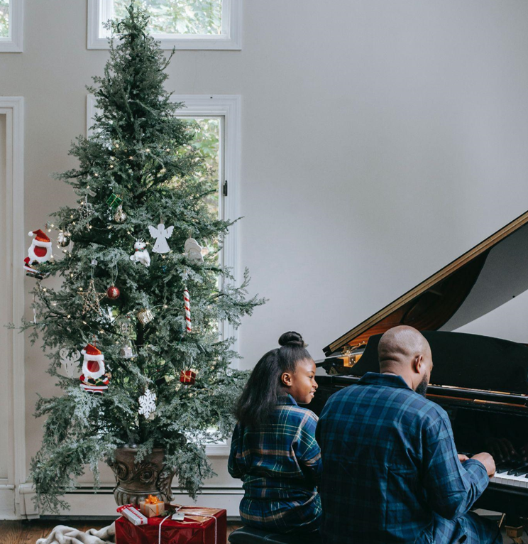 The Benefits of Unlit Artificial Christmas Trees: Why They're a Popular Choice for Families