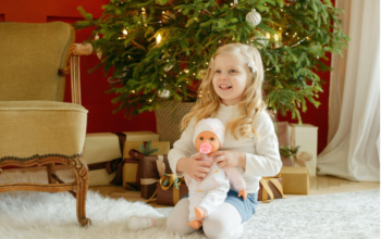 The Angel and Devil of Christmas Trees: The Good and Evil of Artificial Ones